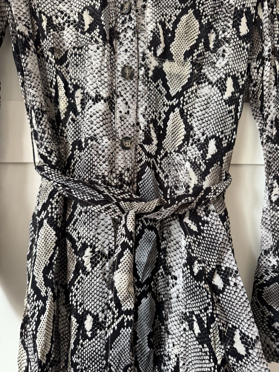 Massimo Dutti Vestiti: Schlangenmuster-Kleid von Massimo Dutti✨ – Nuovo (secondo la descrizione) da Ruggell venduto da mar_vq6b 1