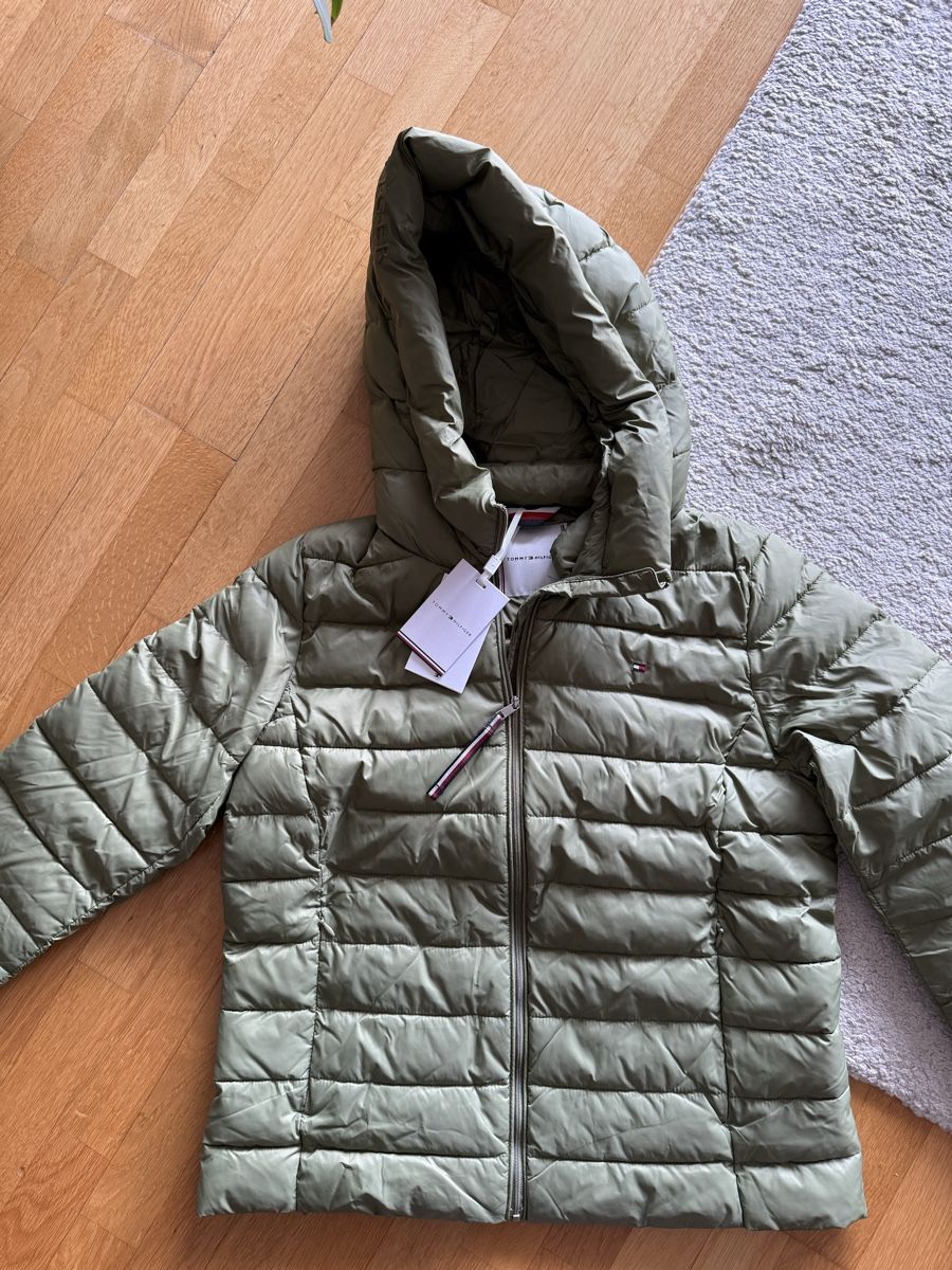 Tommy Hilfiger Giacche: Tommy Hilfiger Daunenjacke – Nuovo e nell'imballaggio originale da Goldswil venduto da julia_hafner 3