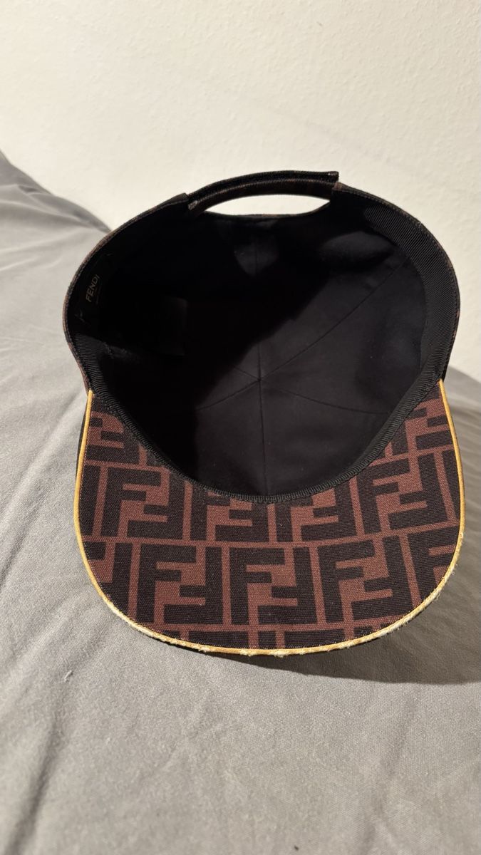 Fendi Copricapi, berretti & cappellini: Casquette Fendi – Usato da Genève venduto da Nathanwatchch 2