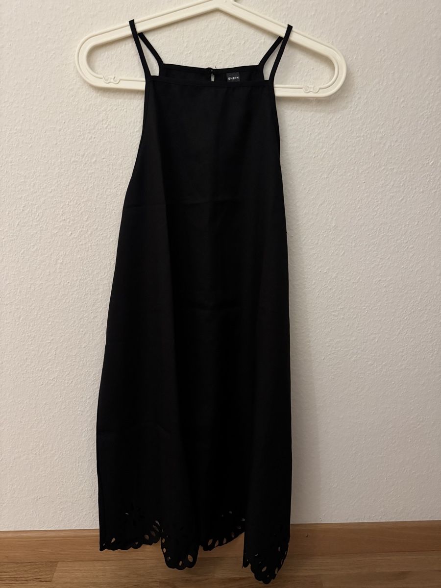 Shein Vestiti: Sommerkleid, schwarz, neu – Nuovo e nell'imballaggio originale da Luzern venduto da emm_nw8g