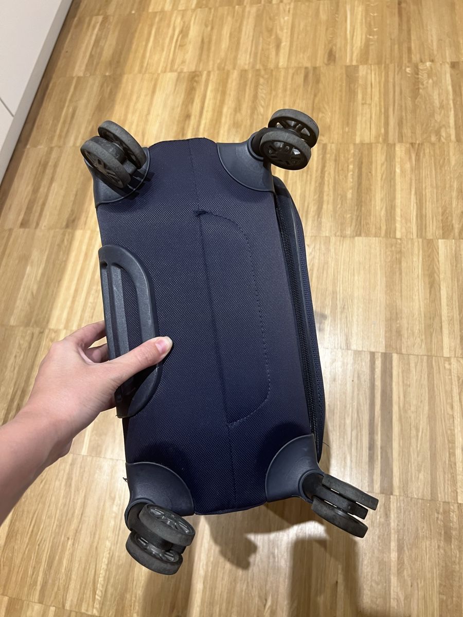 Samsonite Reisekoffer: Blue Samsonite cabin luggage – Defekt aus Adliswil von Marjin 4