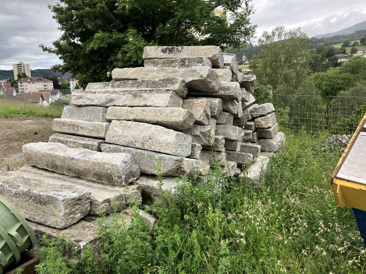 Pietre & tegole: Granitsteine – Usato da Selzach venduto da Gart-Nig 2