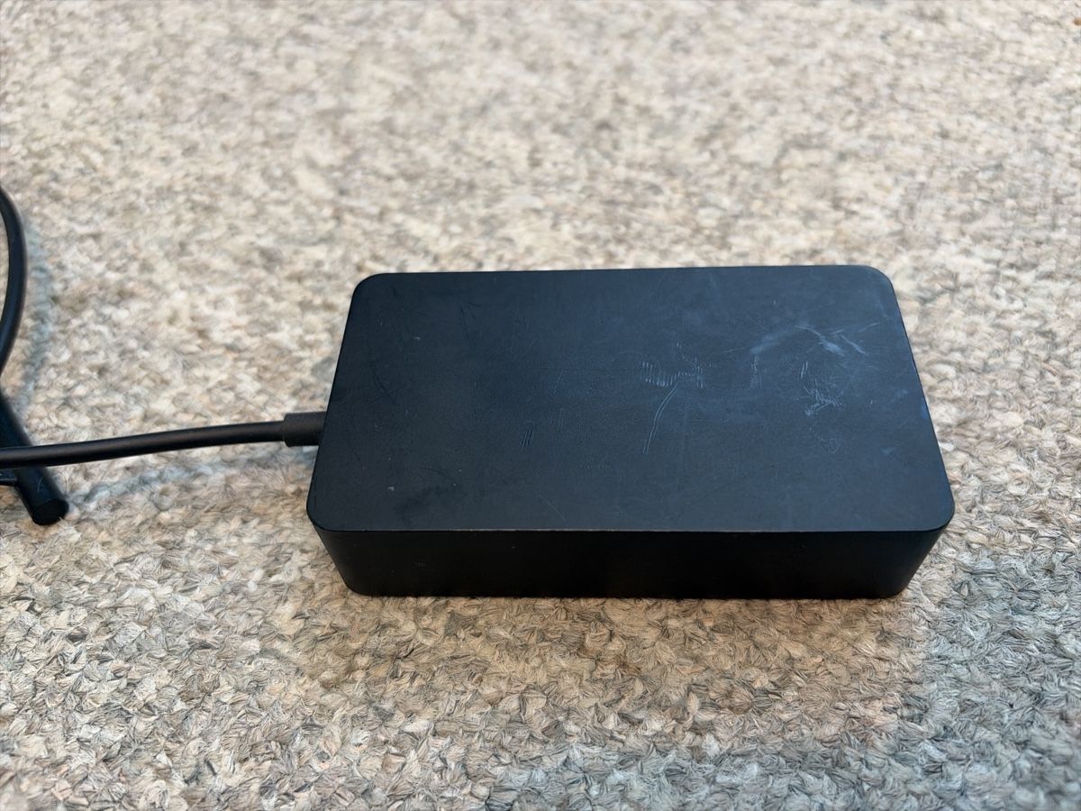 Microsoft Chargeur: Microsoft Surface 39W Ladegerät  – Défectueux à Kaltbrunn par Fefink 1