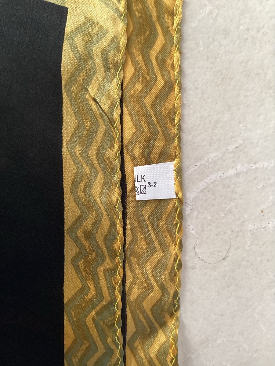 Foulard & Sciarpe: Seiden Schal, Motiv: Pferde, Bunt! – Nuovo (secondo la descrizione) da Schöfflisdorf venduto da seahorse61 1