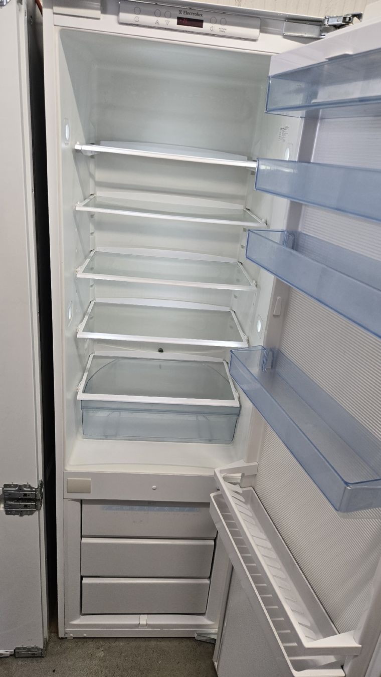 Frigoriferi: Electrolux Kühlschrank IK307.10 RE, – Usato da Rümlang venduto da Idre 1