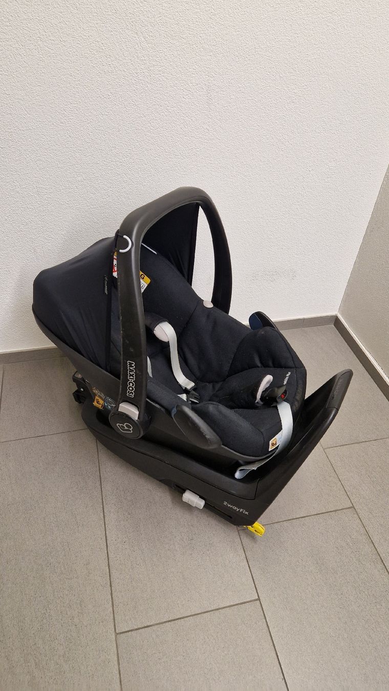 Maxi-Cosi Sièges auto: Maxi Cosi Pebble Plus mit Isofix – D'occasion à Rüti ZH par Dominik333