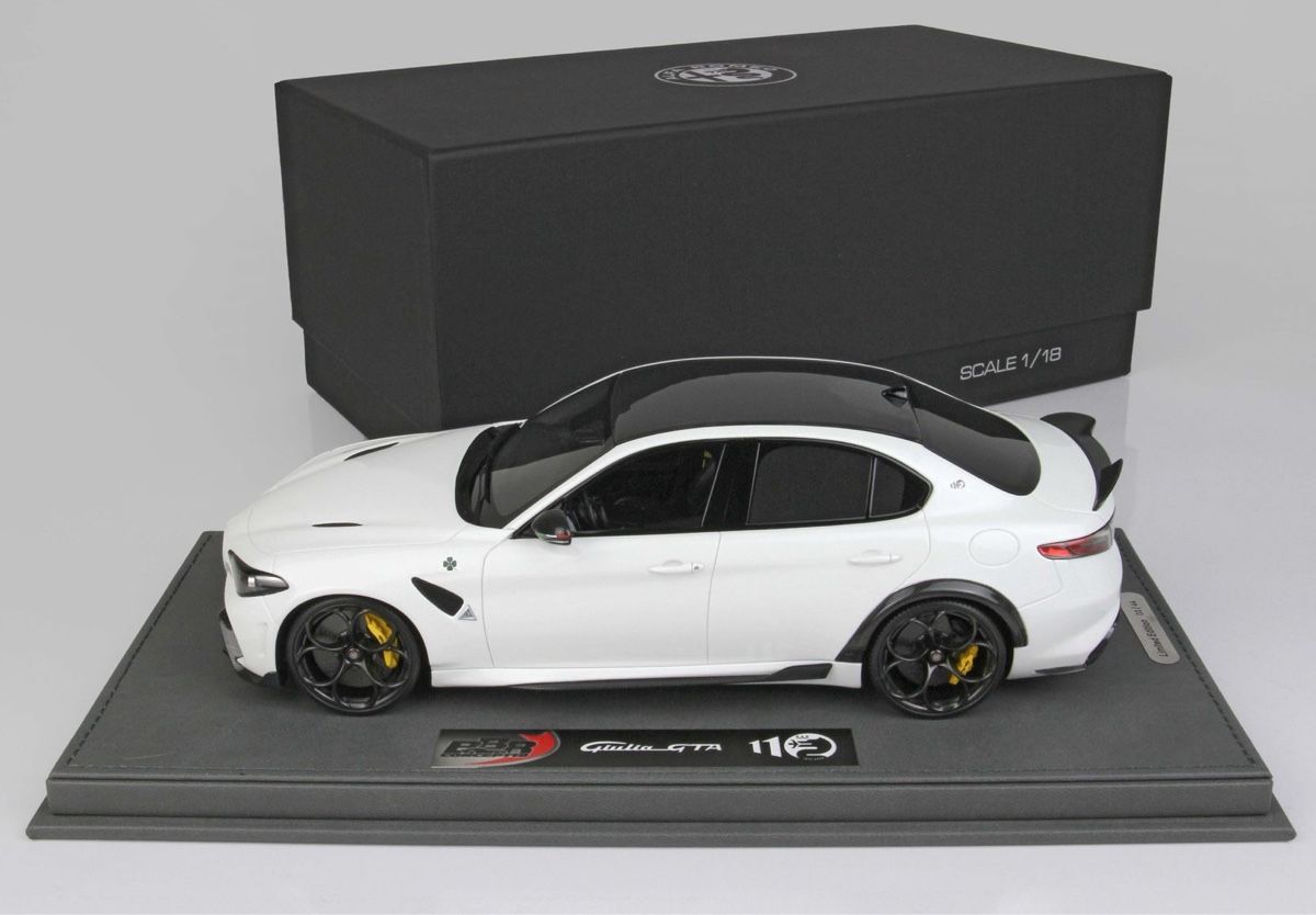 Alfa Romeo Modellini d'auto: ALFA ROMEO GIULIA GTA Version 110 Jahre – Nuovo e nell'imballaggio originale da Bergdietikon venduto da Modell_Cars 1