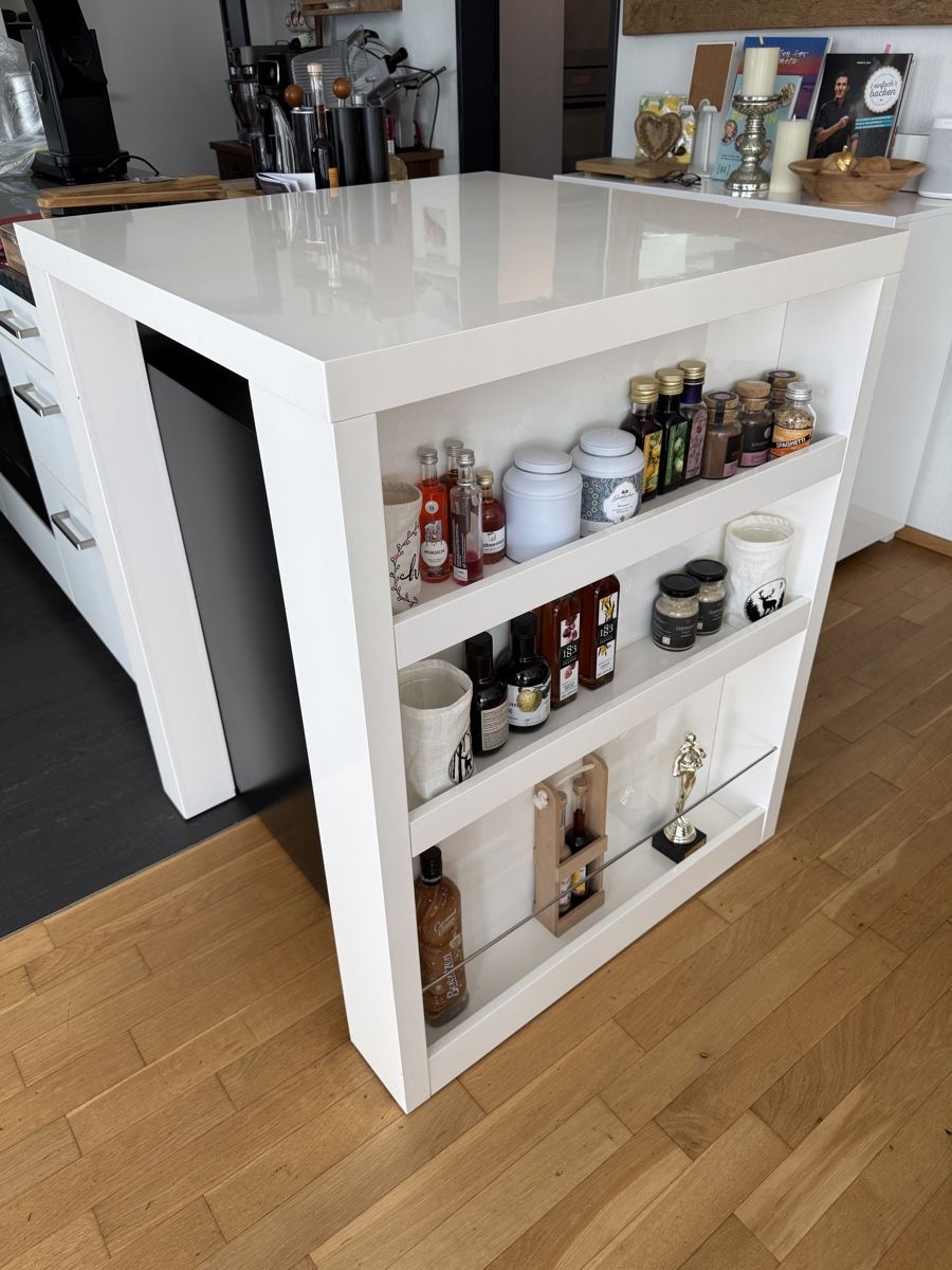 Tische: Stehtisch – Gebraucht aus Mels von 8887mels