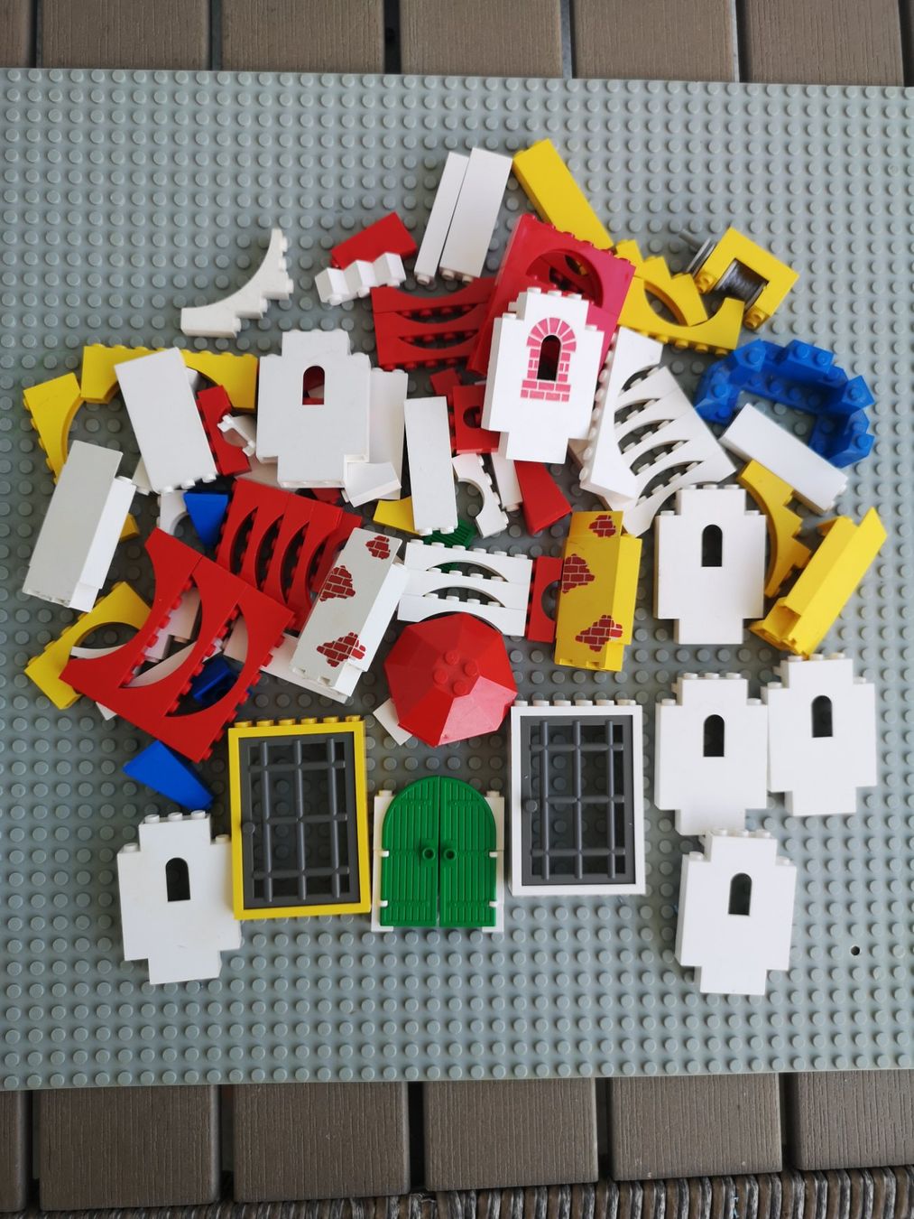 Lego Kit di costruzioni: LEGO Bauteile & Elemente Konvolut A – Usato da Goldau venduto da MacPad