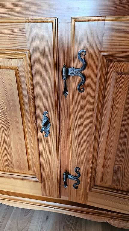 Buffets: Massivholz Buffetschrank – D'occasion à Merenschwand par jas_ym5v 3