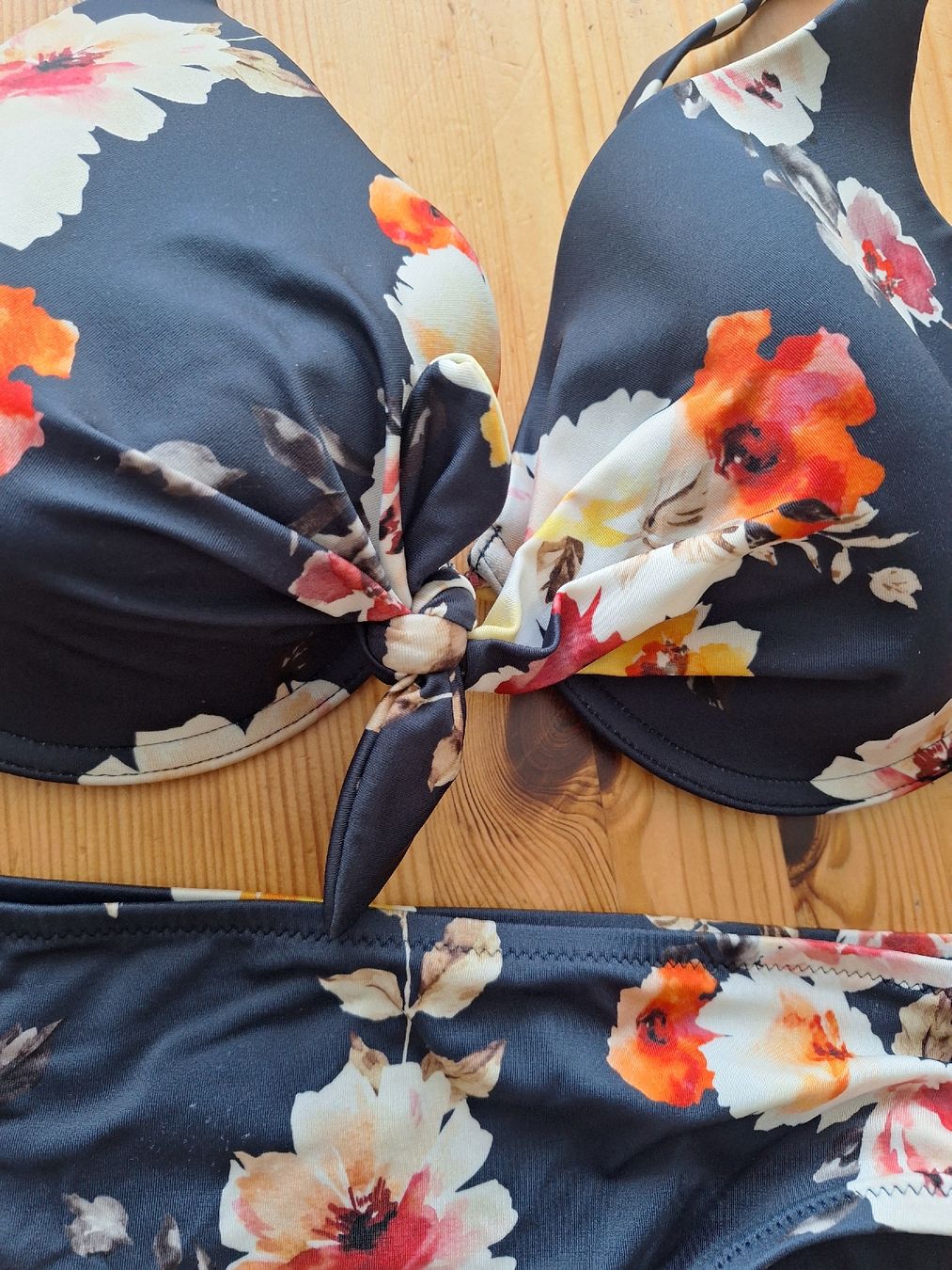 Badekleider & Bikinis: Bikini, Grösse 42 – Gebraucht aus Aesch BL von ChezToKa 1