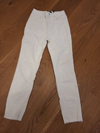 Damen Manchesterhose Cordhose / Hose von Vero Moda Gr. 25/32