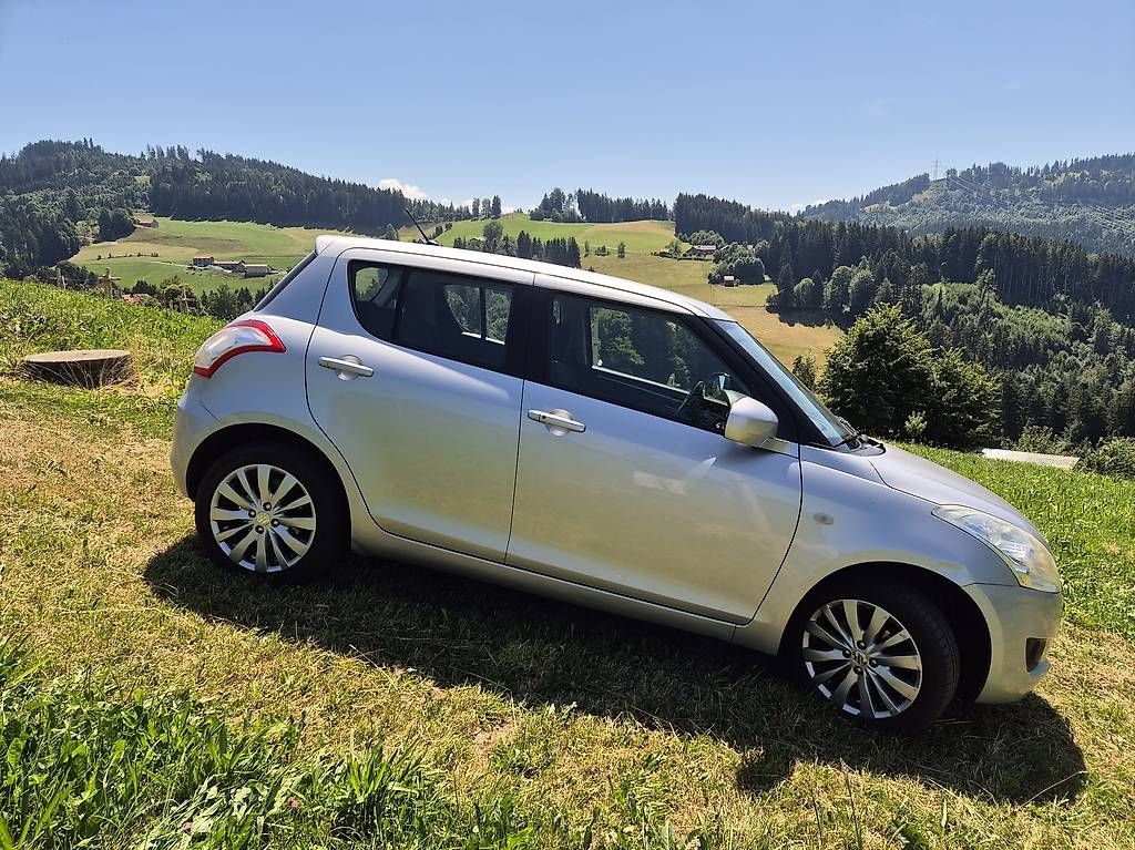 Autos: Suzuki Swift 1.2 Allrad 4x4 – D'occasion à Wald AR par sch_772w 4