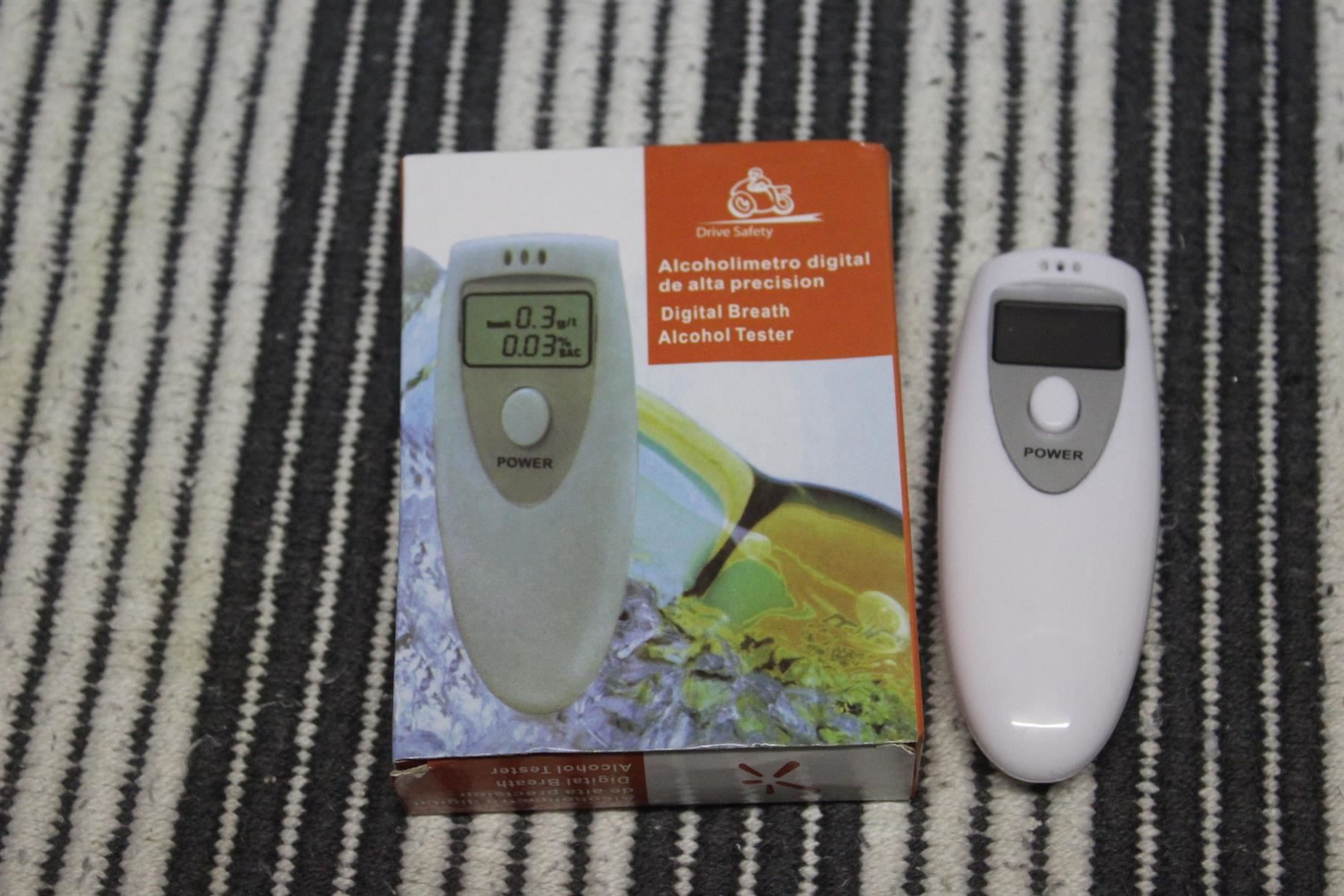 Misurare: Digitales Alkoholmessgerät Alkoholtester – Nuovo (secondo la descrizione) da Kirchdorf AG venduto da Aarereussshop 8