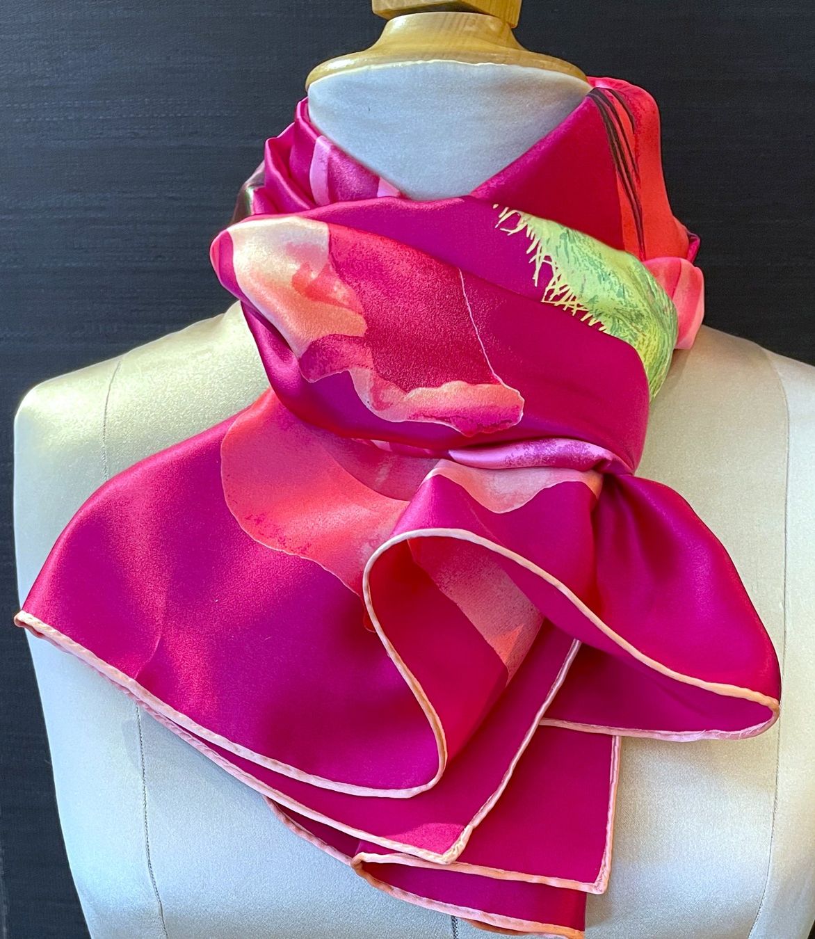 Fabric Frontline Foulards, Tücher & Schals: Seidenschal Fabric Frontline – Neu (gemäss Beschreibung) aus Zürich von Poppy108 3