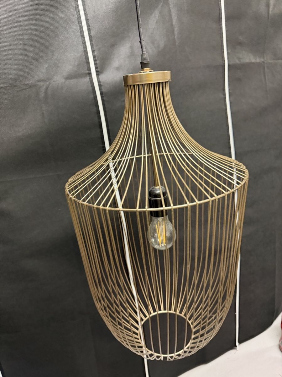 Maisons du monde Lampadari & plafoniere: Hängeleuchte Metall goldfarben moderner Stil – Usato da Wil SG venduto da petraba