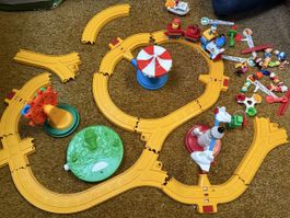 Fisher-Price Disney Eisenbahn Set mit Zubehör gebraucht