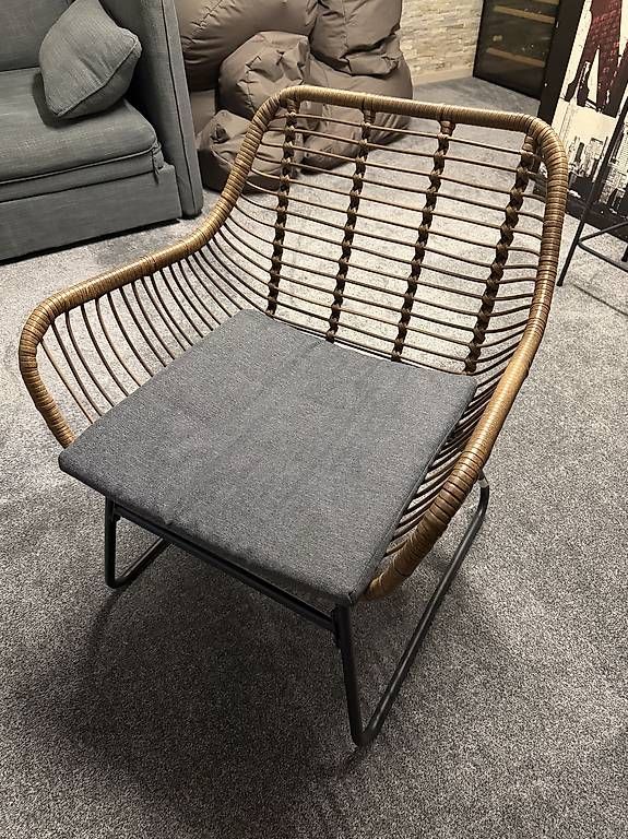 Tischset: 2 chaises rotin et une table basse – Gebraucht aus Epalinges von Loix32 1