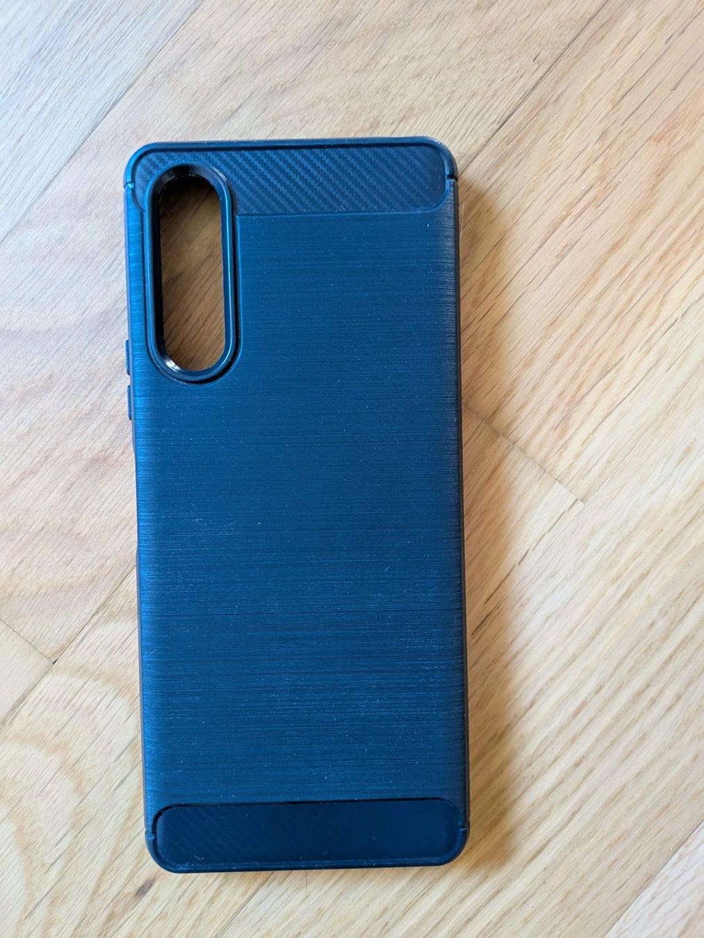 Spigen Coques & Protection écran: Sony Xperia 10 V Spigen case – D'occasion à Zürich par luk_9vrt