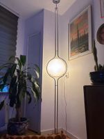 Verstellbare Stehlampe mit Kugeldesign - Top Zustand!