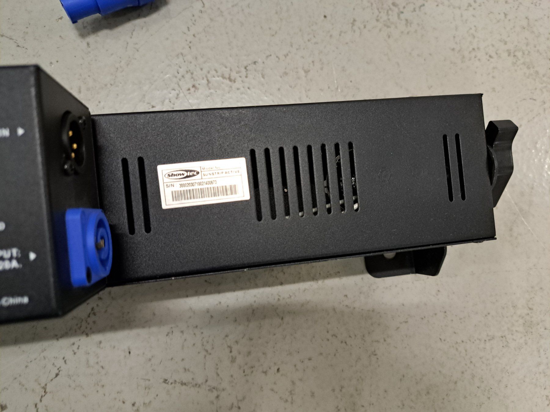 Showtec Lampen: Scheinwerfer Showtec Sunstrip Active, Set à 8 Stk., im Case – Gebraucht aus Embrach von lichttechnik 4
