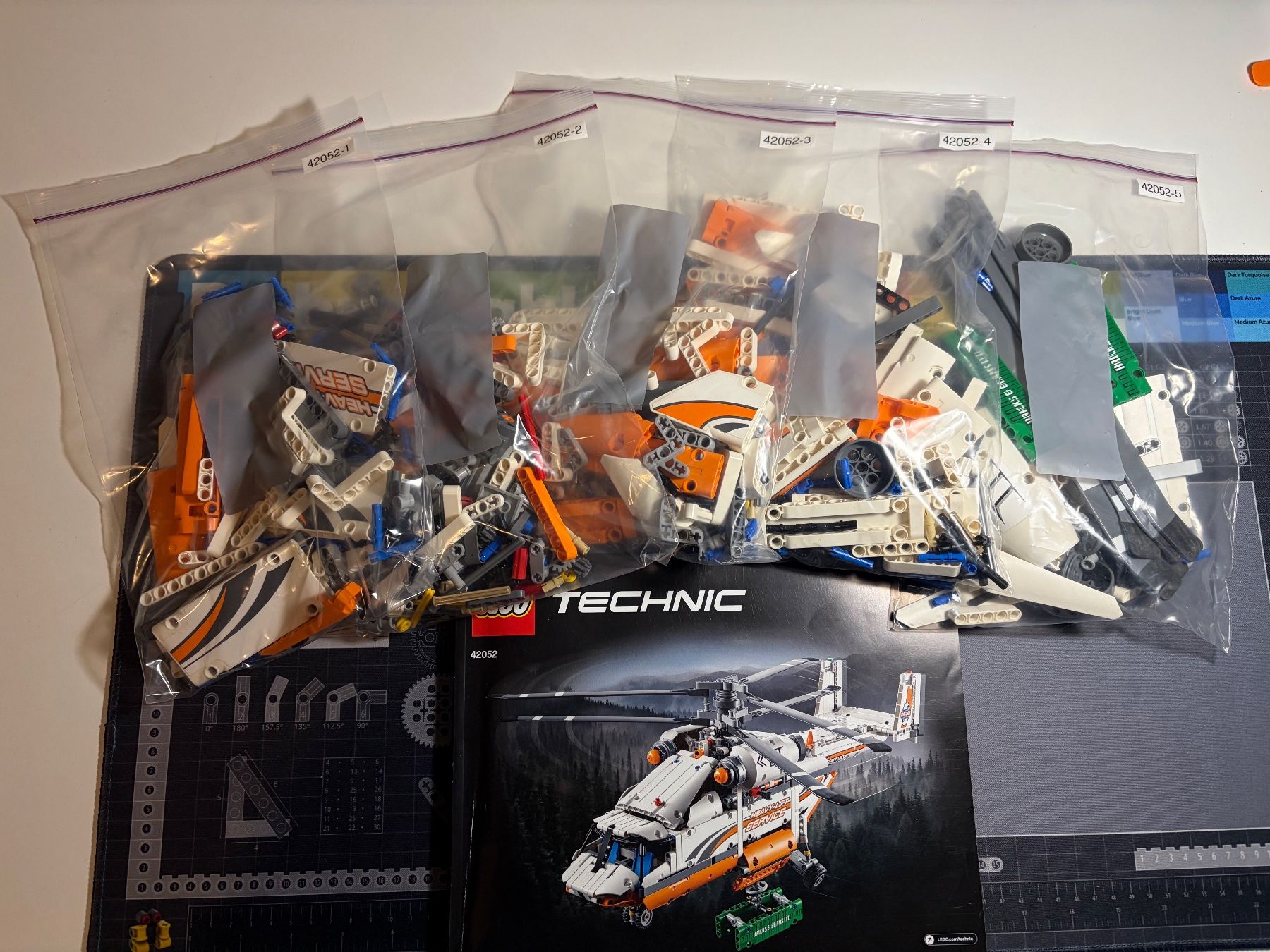 Lego Kit di costruzioni: LEGO Technic: Schwerlasthubschrauber (42052) – Usato da Burgdorf venduto da Mike003 3