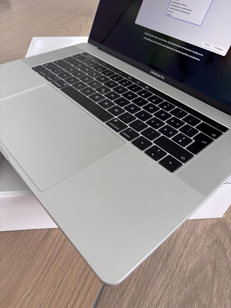 Apple Notebook: MacBook Pro – Usato da Au SG venduto da Sjardim 4