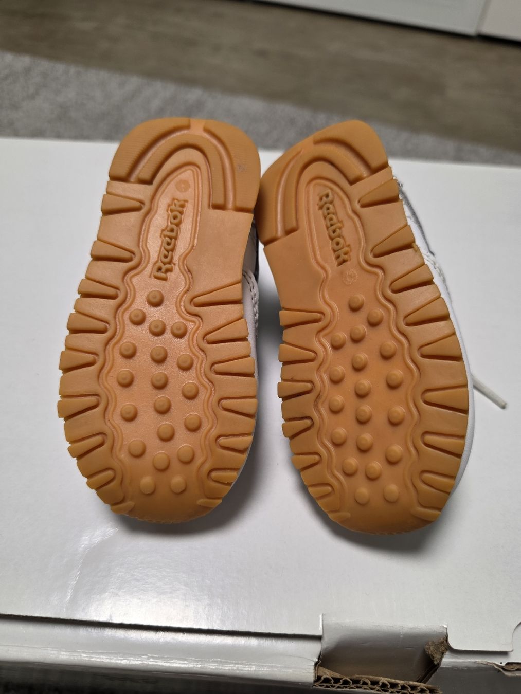 Scarpe da uomo: Reebok Classic – Usato da Suhr venduto da MrvicaAG 3