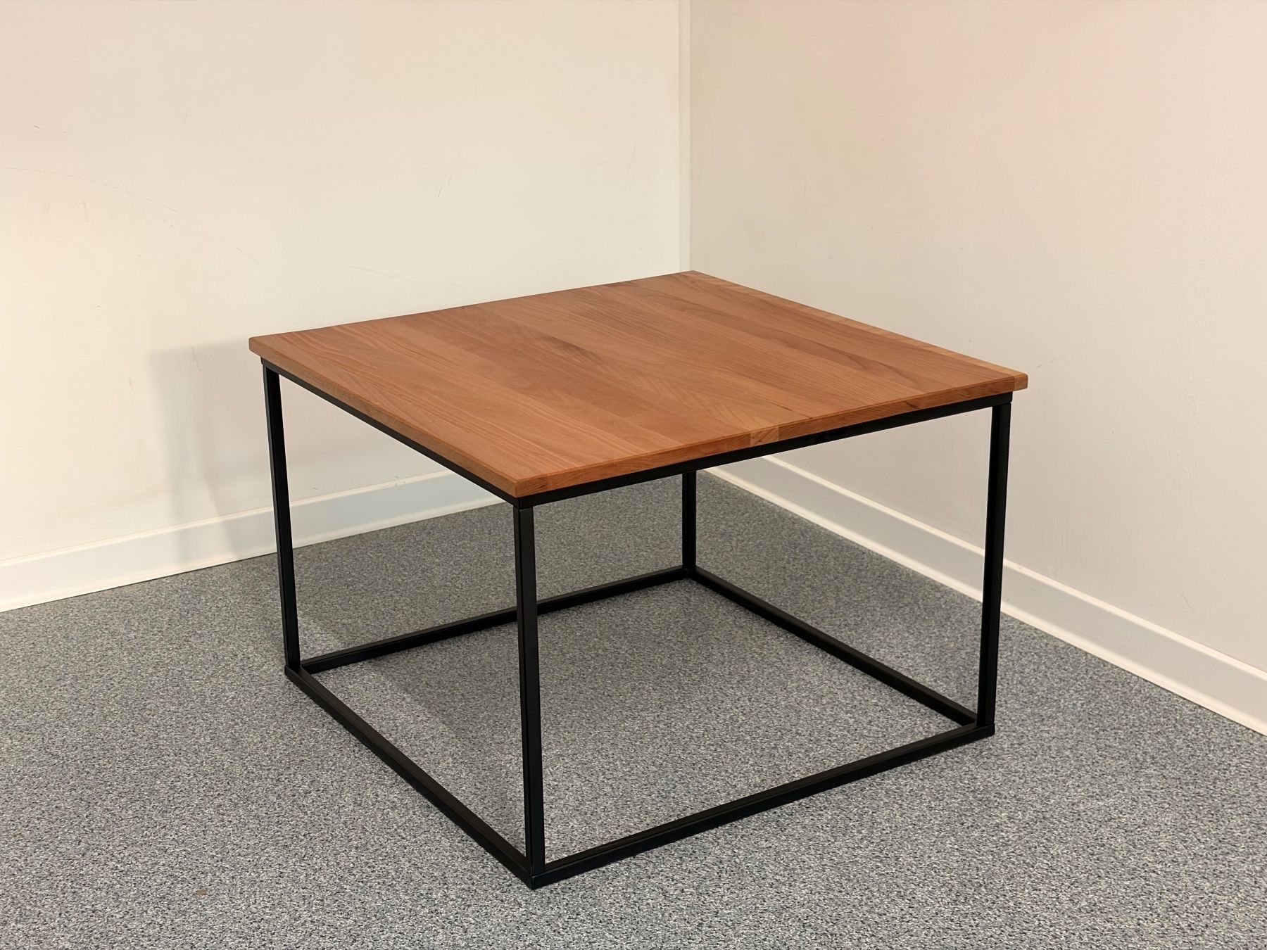 Tavoli: Handgefertigter Couchtisch aus Buchenholz – Nuovo (secondo la descrizione) da Winterthur venduto da ABYER 3