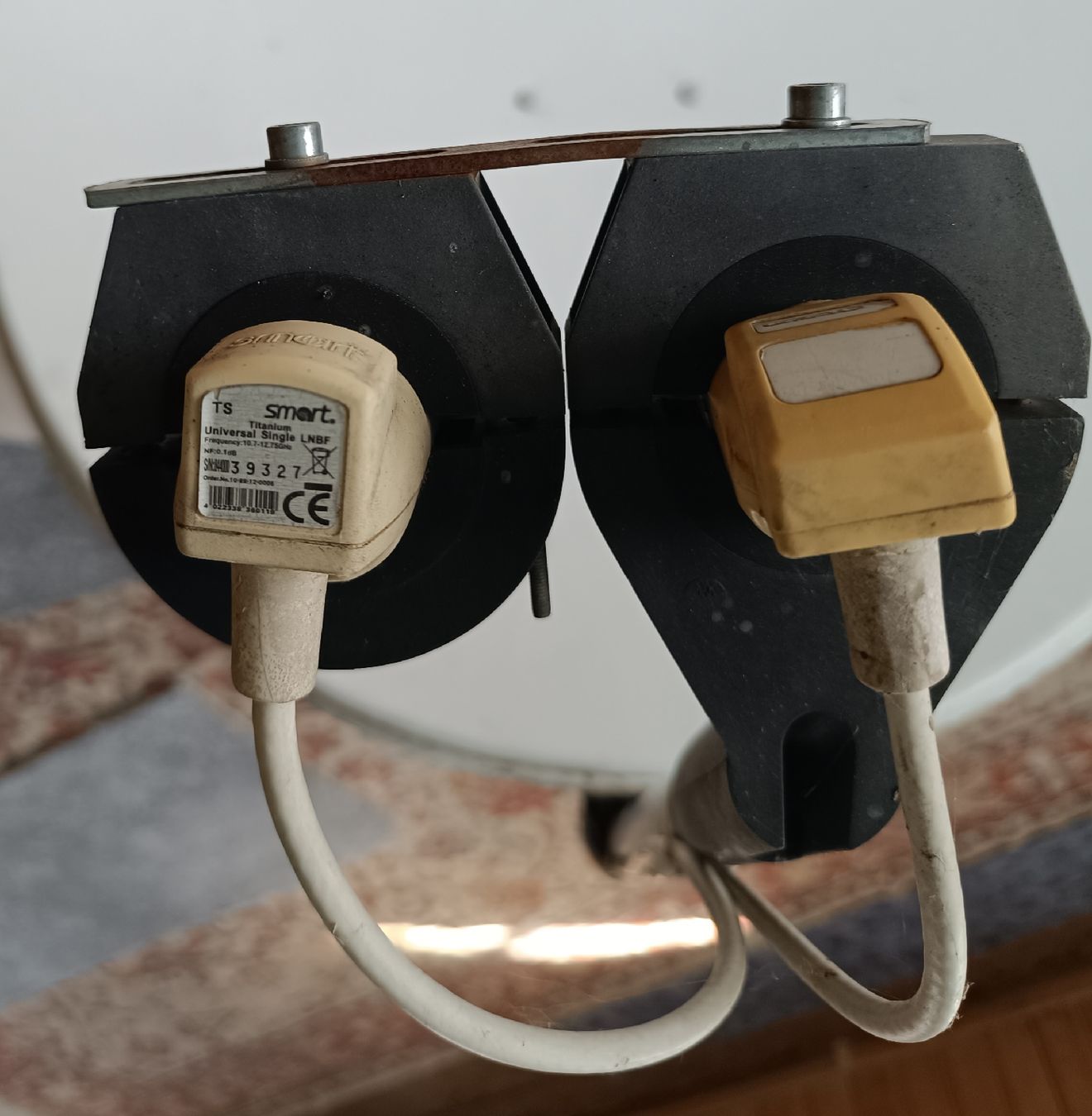 Antenne parabolique: TV Satelliten  – D'occasion à Bauma par Wswb 3