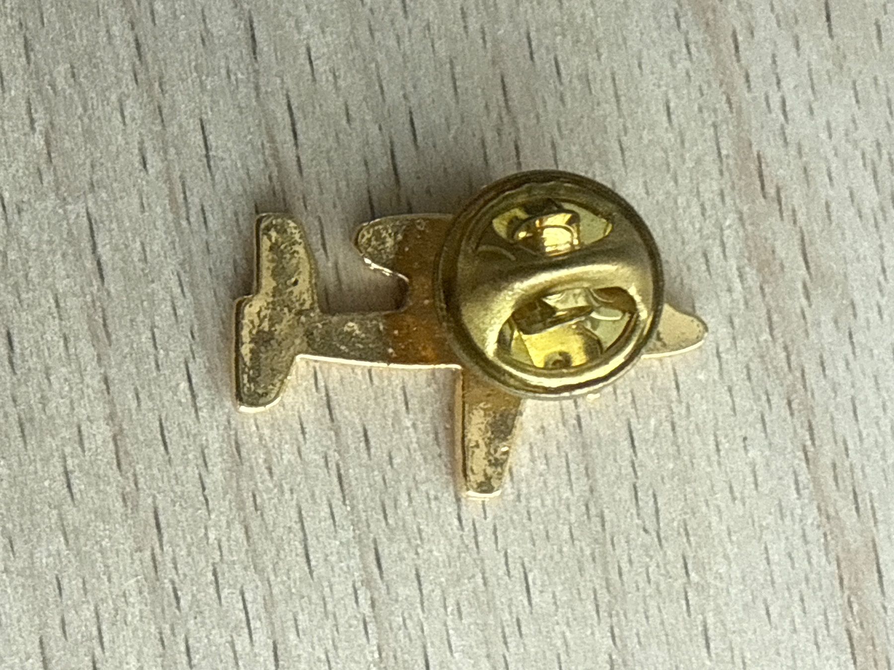 Plaketten & Abzeichen: Pin Flugzeug – Gebraucht aus Glattbrugg von Schweigmatt 1