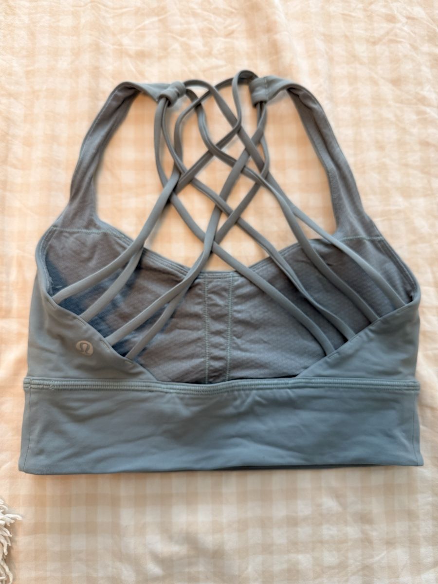 Lululemon Top: Lululemon Sport-BH Grösse 6 blau – Nuovo (secondo la descrizione) da Zürich venduto da joellechiara