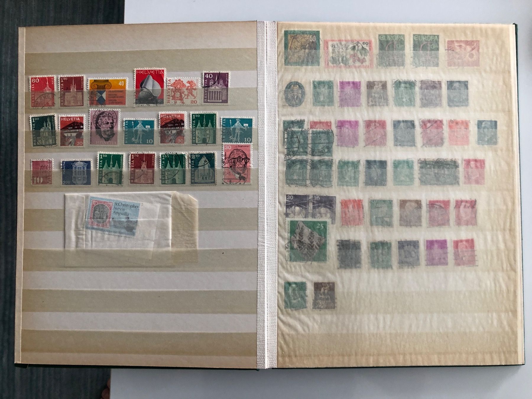 Albums: Briefmarken – D'occasion à Winterthur par Alp9 3