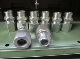 Diverse Verschraubungen Tecalto, Girmatic, Voss (1085-H)