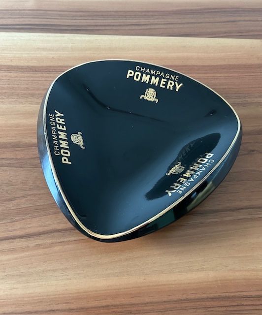 Portacenere: Grosser Aschenbecher, Pommery, 3-eckig, schwarz – Usato da Bösingen venduto da Nikita456