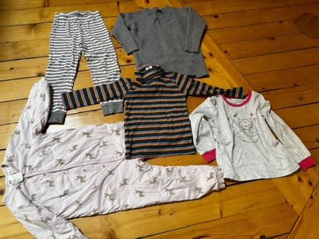 Kleiderpaket Kleinkinder Gr. 98-110 (4 Jahre) ab CHF 1.00