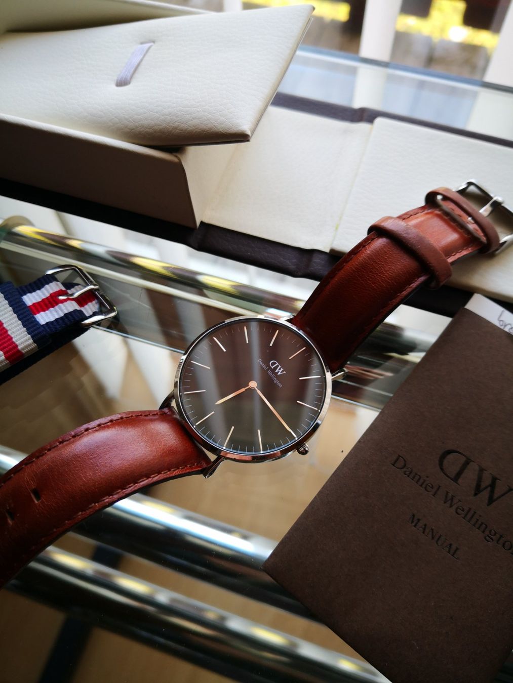 Daniel Wellington Montres: Montre Daniel Wellington Classic 40mm – D'occasion à Engollon par Winters91 1