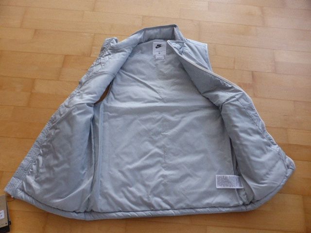 Nike Gilets: Nike Sport  Freizeit Weste, Men, Gr. S, neu – Neuf avec emballage d'origine à Chur par Jacky17 2