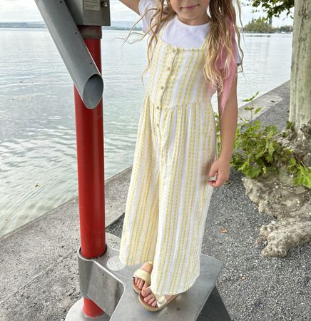 Sommerlicher Mädchen Jumpsuit, Gr. 128 *NEUWERTIG!