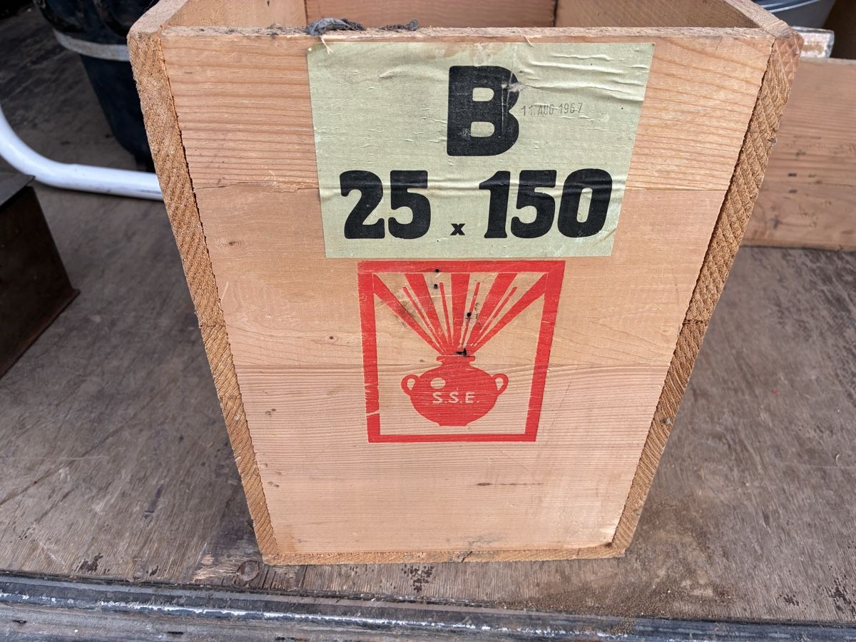 Caisses de transport: Ancienne caisse  – D'occasion à Les Bayards par Mutz51 1