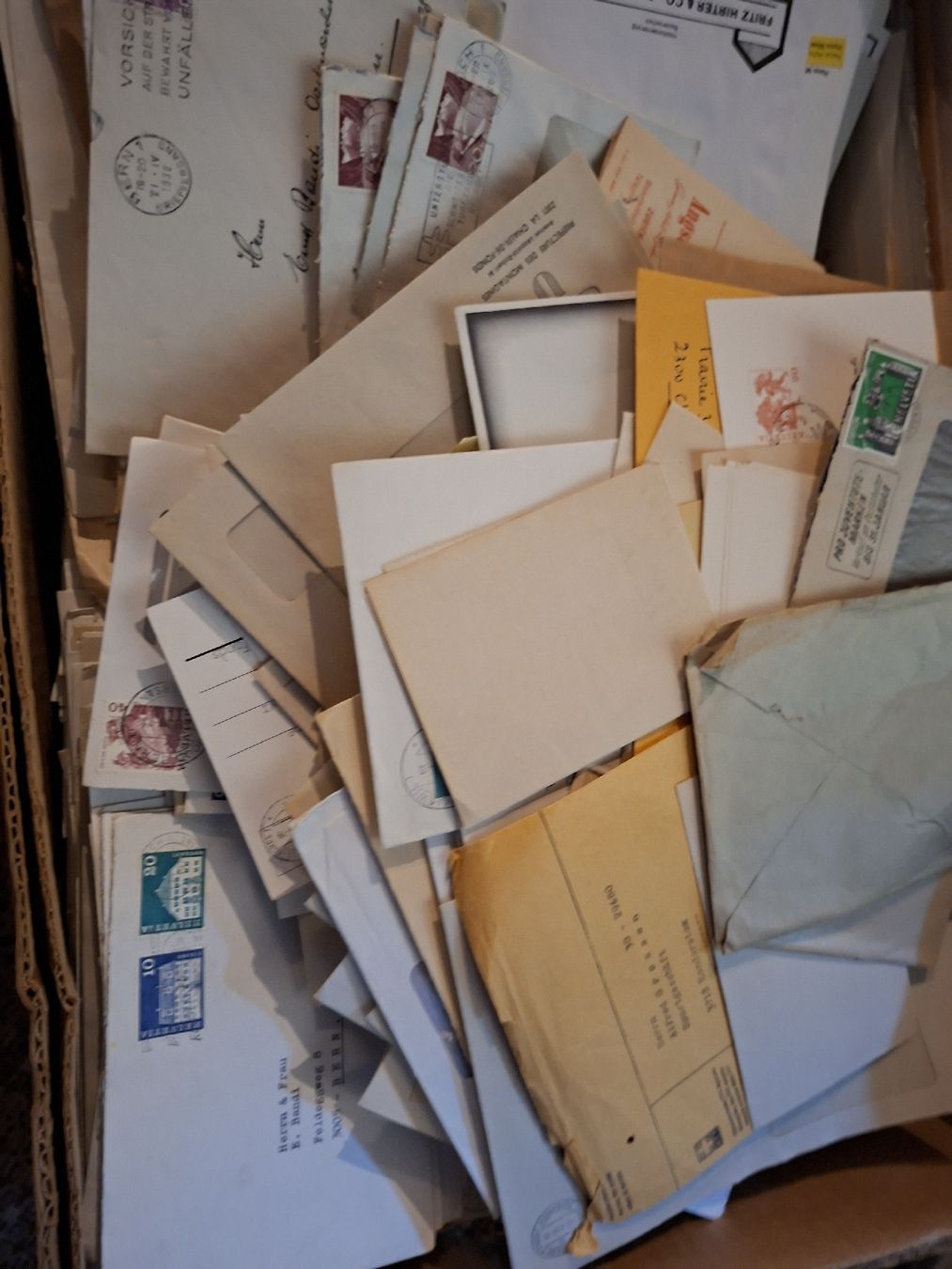 Tous les timbres: ca 10Kg / Briefe / Massenware / 0815 – D'occasion à Balgach par SIMEON27 4