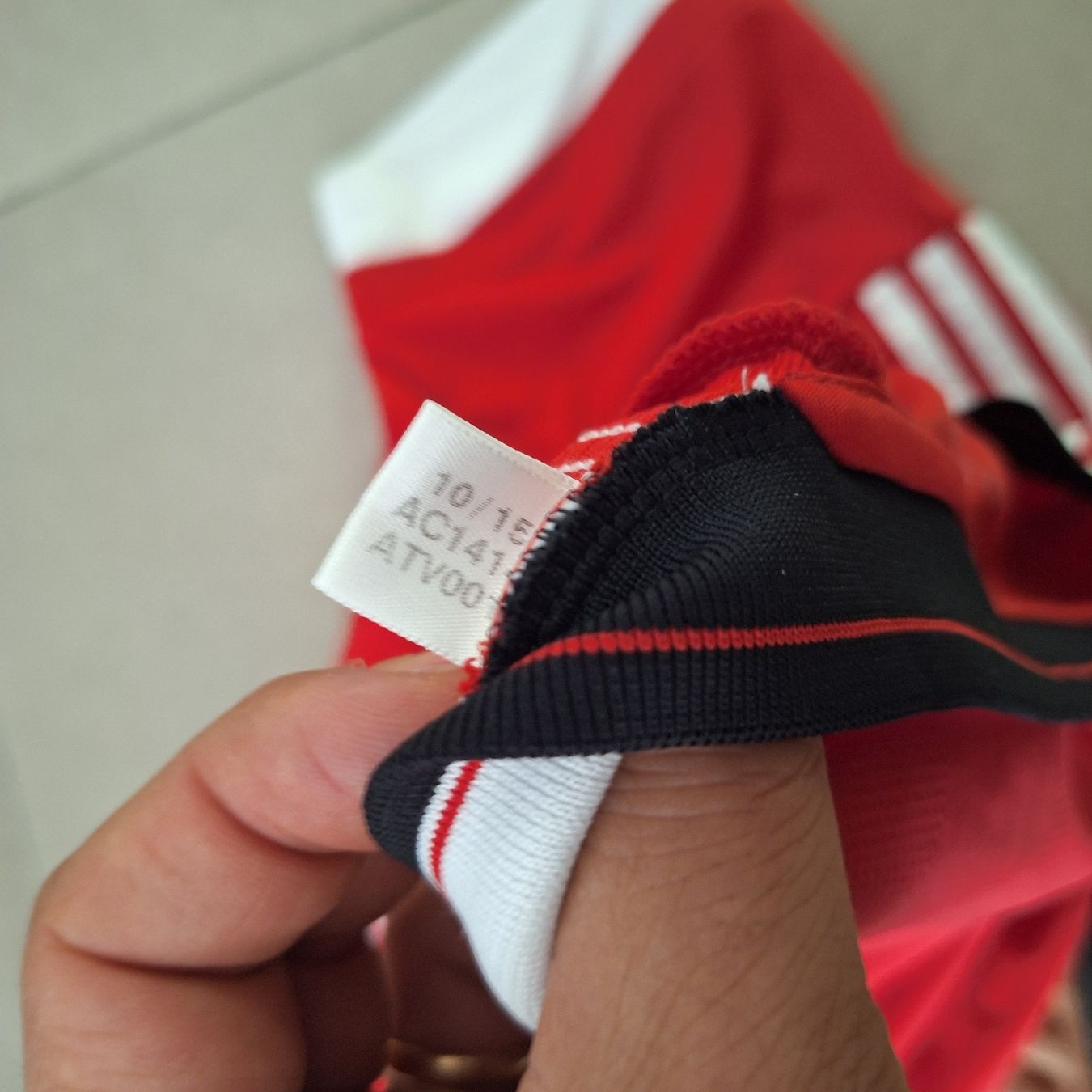 Leibchen & Hosen: Nike Manchester XL – Gebraucht aus Bellinzona von labottegadiElena 5