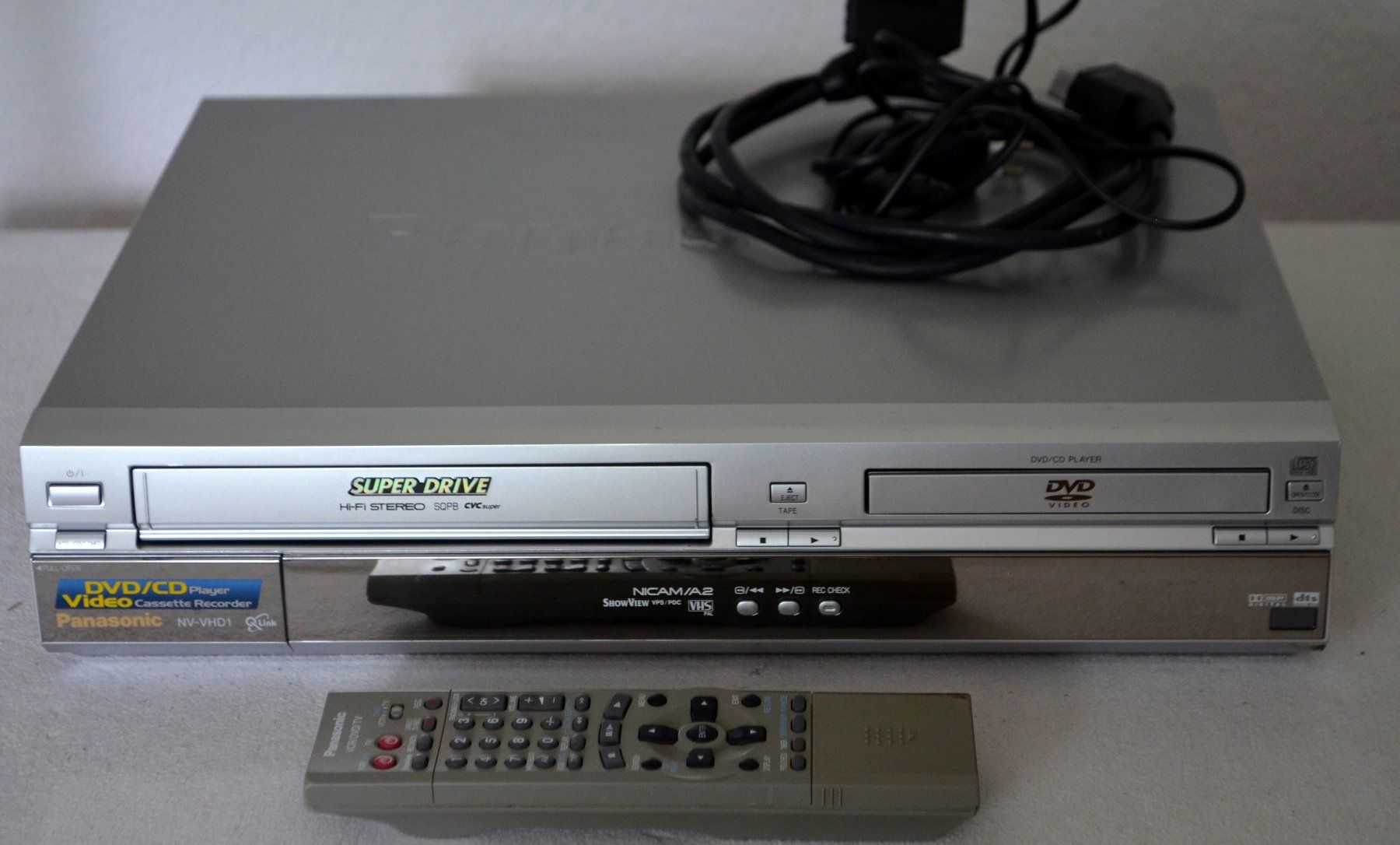 Panasonic Registratori: Panasonic NV-VHD1EC  Combo DVD / VHS – Usato da Collonges venduto da arashee