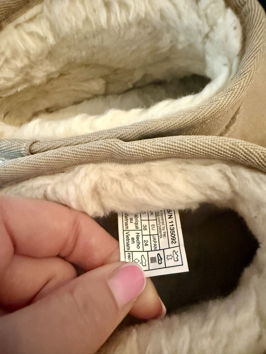 Ugg Scarpe da donna: UGG Classic Ultra Mini Platform Boots – Nuovo (secondo la descrizione) da Däniken SO venduto da tin_9g9h 4