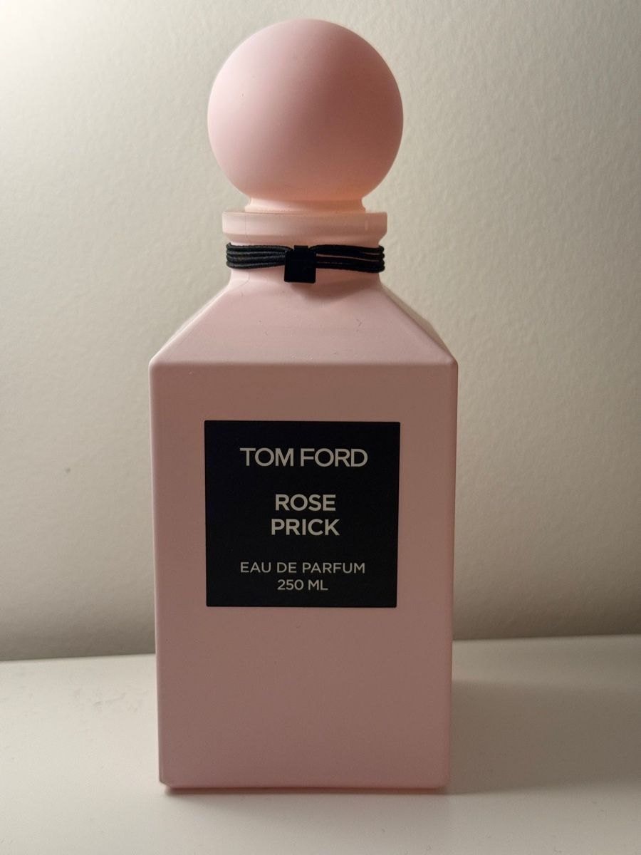 Tom Ford Profumi & Eau de Toilette: Tom Ford Rose Prick 250ml Perfume - Almost Full Bottle – Nuovo (secondo la descrizione) da Zürich venduto da pinish 2