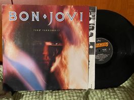 2 Vinyls (33t) Bon Jovi 7800 Fahrenheit + Slippery when wet