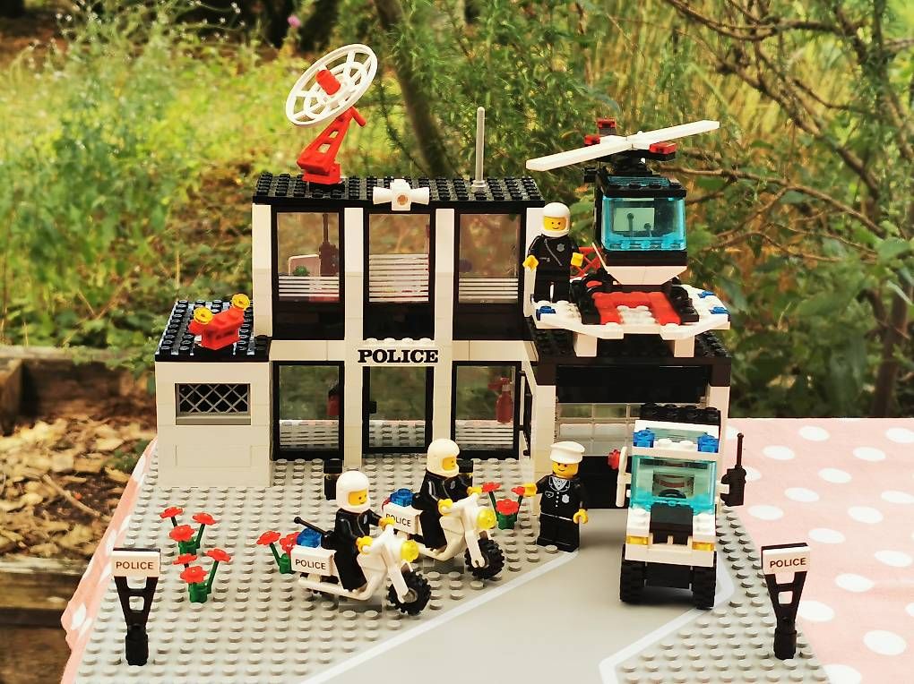 Legoland Jeux de construction: LEGO 6386 Police Command Base – D'occasion à Ermatingen par Irem77