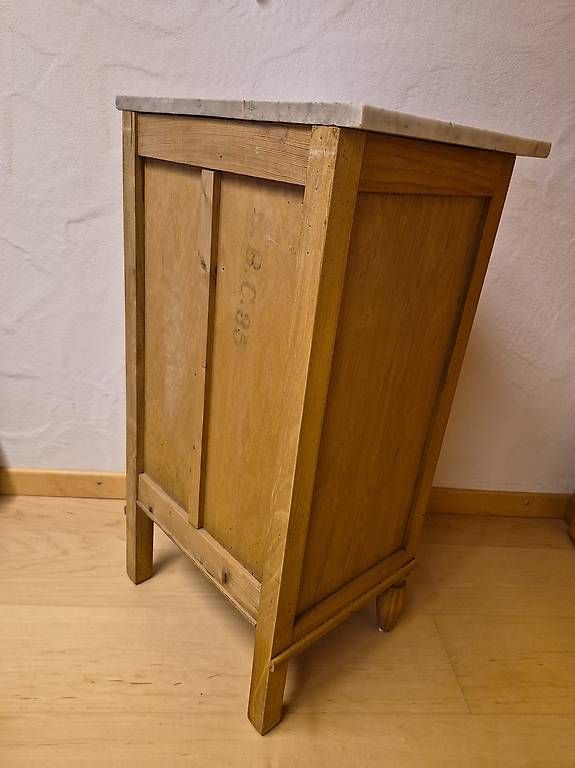 Nachttische: Nachttisch – Gebraucht aus Appenzell von mfi_w59s 3