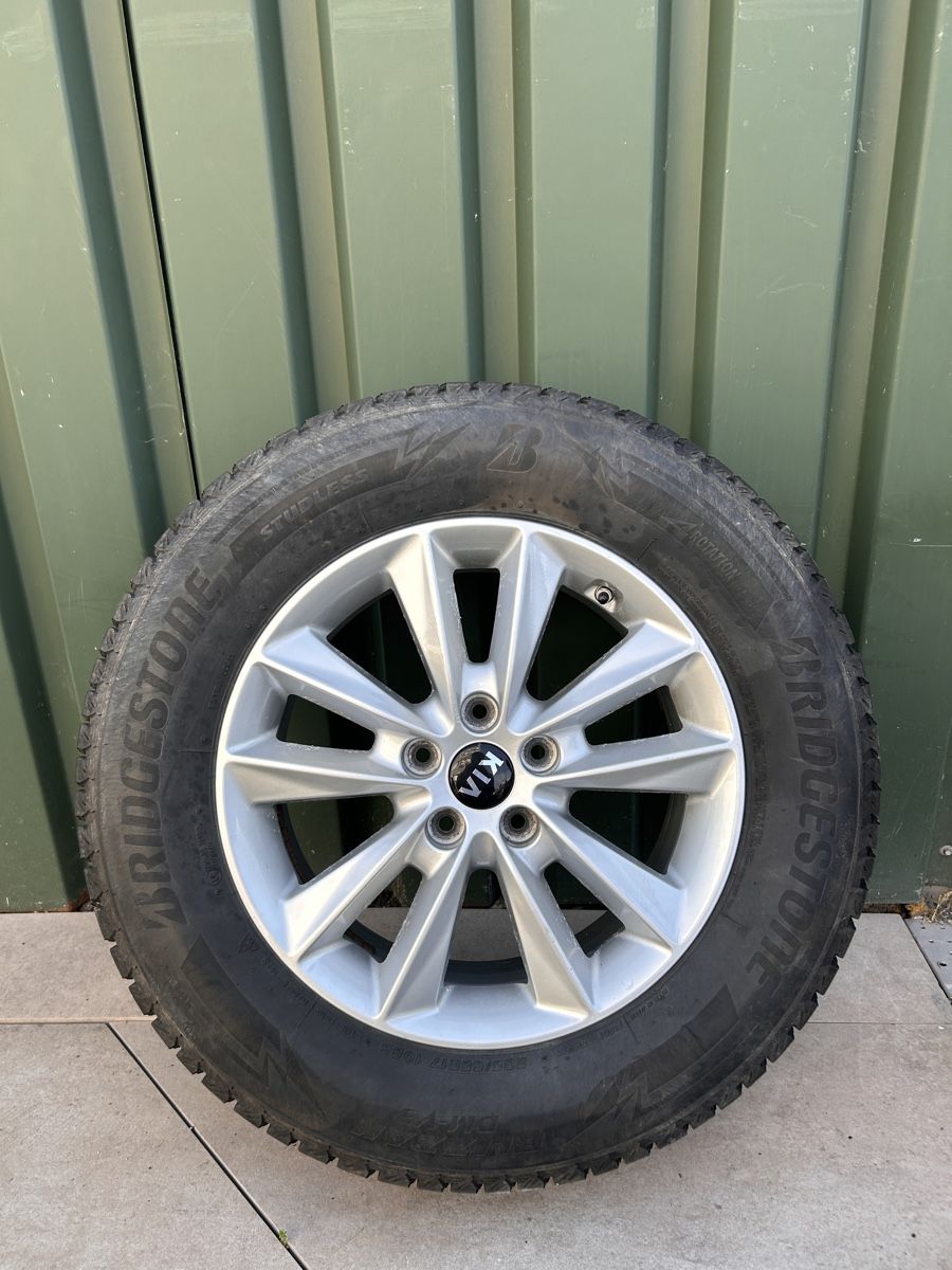 Pneus & Kompletträder: Kia Sorrento Räder – Gebraucht aus Dietikon von lea_r5q2