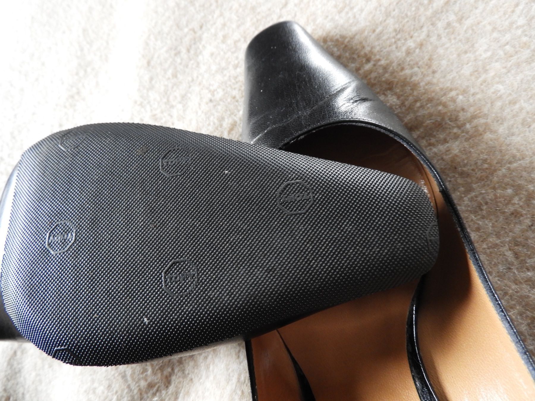 Bally Chaussures femmes: Bally Pumps – Neuf (Voir description) à Les Charbonnières par up-art 1